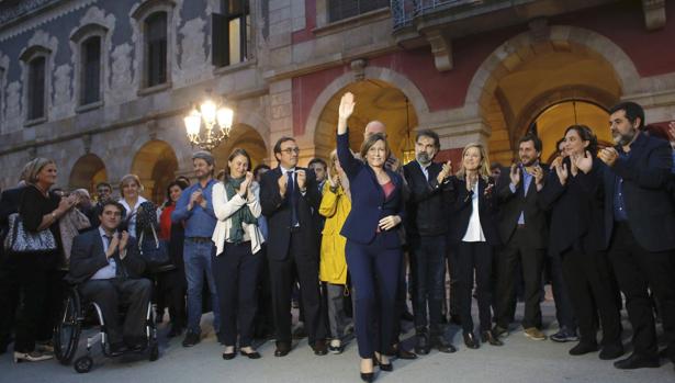 concentración de apoyo a la presidenta del Parlamento Ccatalán, Carme Forcadell, tras la querella de la Fiscalía