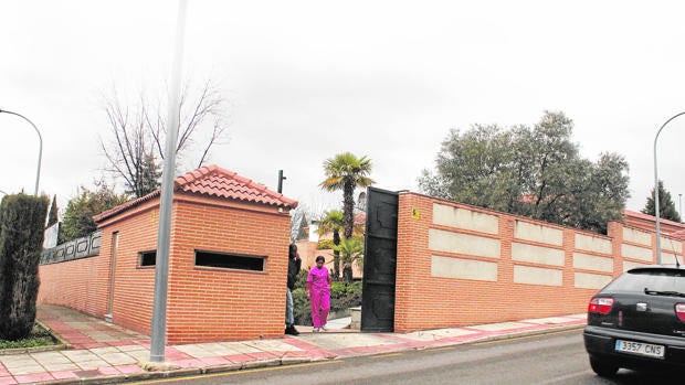 Imagen exterior del chalé de José Bono en Olías del Rey (Toledo)