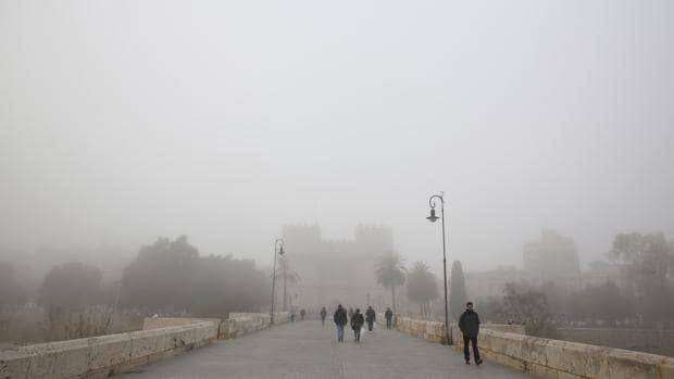 Imagen de la niebla captada esta mañana en la ciudad de Valencia