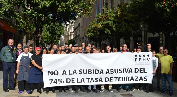 Imagen de la protesta protagonizada por los hosteleros este viernes