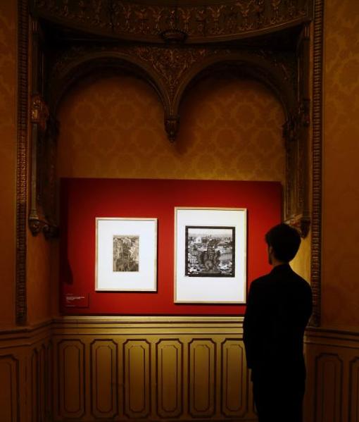 Las obras de Escher se muestran respetando la estética del Palacio de Gaviria