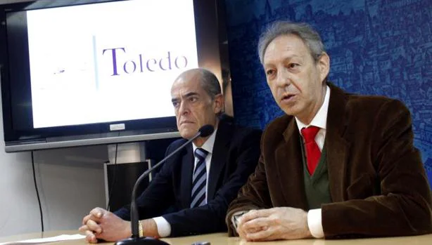 Jesús Carrobles, director de la Real Academia de Bellas Artes y Ciencias Históricas de Toledo, y José María González Cabezas, concejal de Cultura