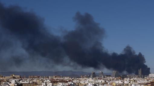 Imagen del incendio tomada desde Valencia