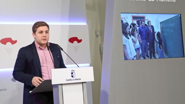 El portavoz regional, Nacho Hernando, durante la rueda de prensa