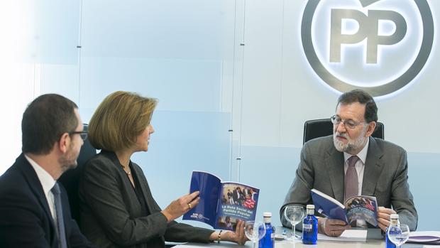 Mariano Rajoy, con Dolores de Cospedal y Javier Maroto