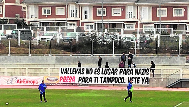 La hinchada radical del Rayo protagoniza una campaña de acoso contra el jugador ucraniano