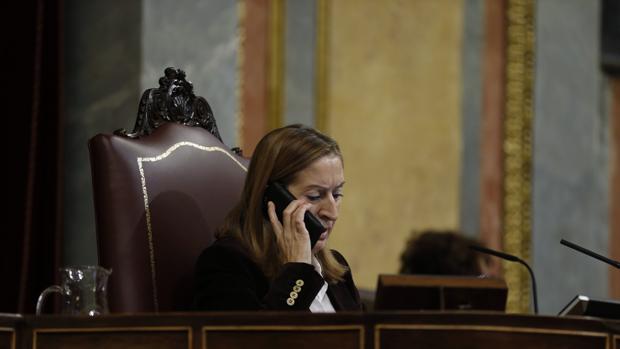 La presidenta del Congreso, Ana Pastor, en el Pleno del pasado 15 de diciembre