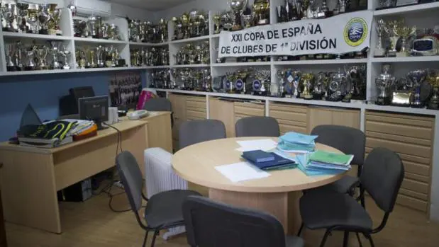 La sala de los trofeos del Club Deportivo Moscardó