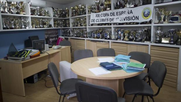 La sala de los trofeos del Club Deportivo Moscardó