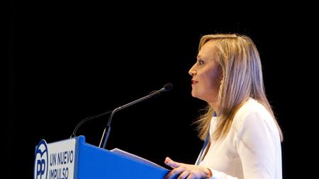 Elena Muñoz tras imponerse en el congreso local del PP de Vigo