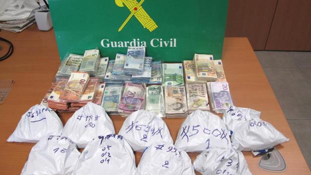 Dinero en efectivo que llevaba el tripulante de cabina