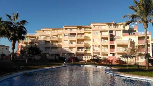 Imagen de un residencial de Denia con viviendas incluidas en la oferta
