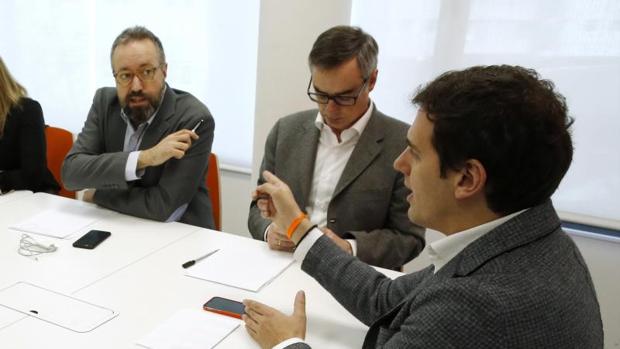 Girauta, Villegas y Rivera en el areunión de la Ejecutiva de Ciudadanos mantenida este lunes