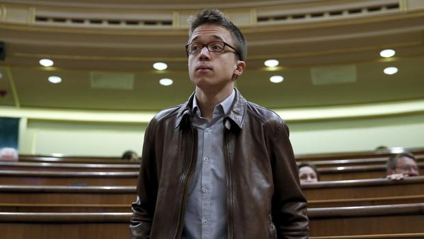 Errejón pasa a la segunda fila del hemiciclo en la remodelación de escaños tras dejar de ser portavoz