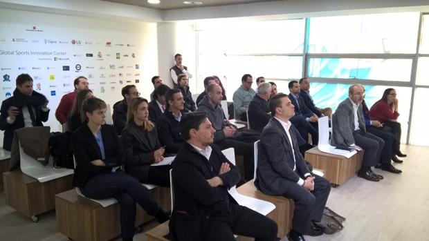 Algún ponente y público, este miércoles, en Global Sports Innovation Center de Microsoft, Madrid