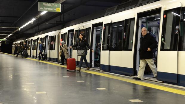 Vaiajeros en el Metro de Madrid