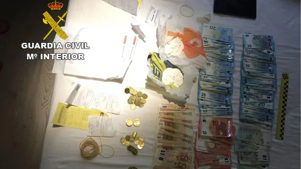 Imagen del material incautado por la Guardia Civil en la operación de la red de narcotráfico en Novelda