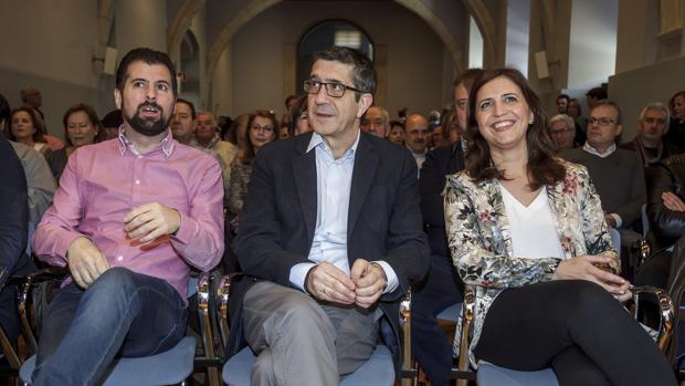 Patxi López ayer en Burgos con Luis Tudanca, uno de los barones más fieles del sanchismo