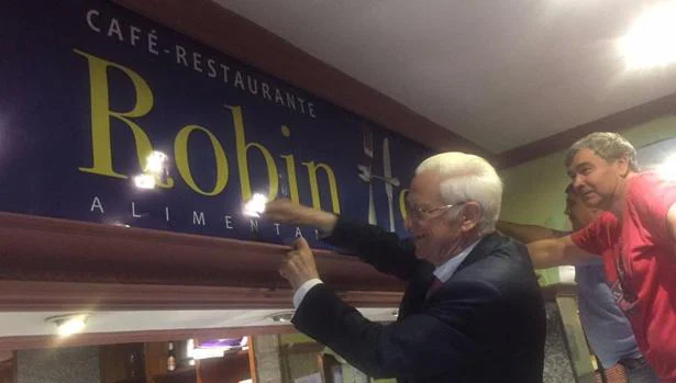 Ell padre Ángel inauguró en noviembre un restaurante «Robin Hood» en Madrid