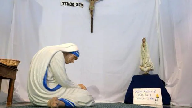 Reproducción de la capilla donde rezaba la madre Teresa de Calcuta
