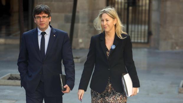 Munté, antes de la reunión del Gobierno catalán, junto a Puigdemont