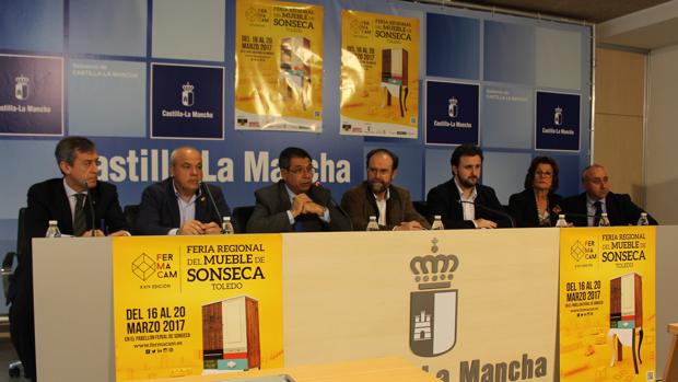 De izquierda a derecha: Javier López, Juan Carlos Palencia, Javier Nicolás, Antonio García, Ángel Luengo, María Ángeles Martínez y Julián Martín