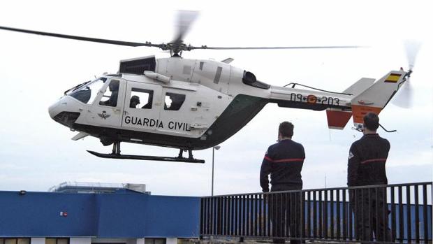 Imagen de archivo de un helicóptero de la Guardia Civil, en Valencia