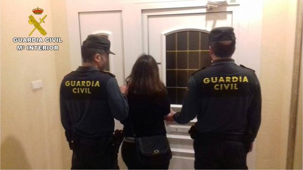 Imagen de la mujer detenida en El Campello por tráfico de drogas y abandono de la menor