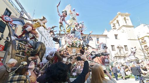 Imagen de una de las fallas del centro de Valencia