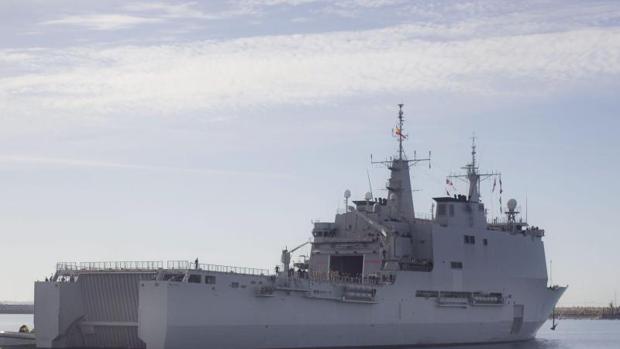 El buque de asalto anfibio Galicia en la Base Naval de Rota (Cádiz) en 2015