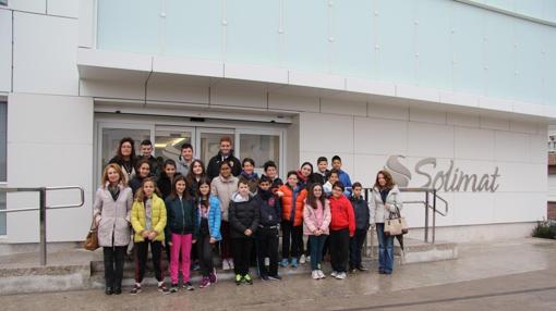 Alumnos de la Fábrica de Armas visitan el hospital laboral de Solimat en Toledo