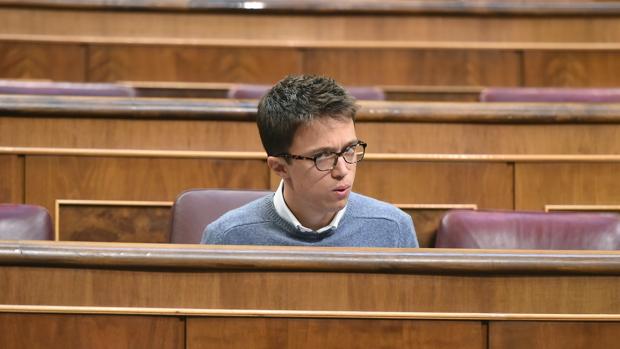 Íñigo Errejón, en su escaño del Congreso