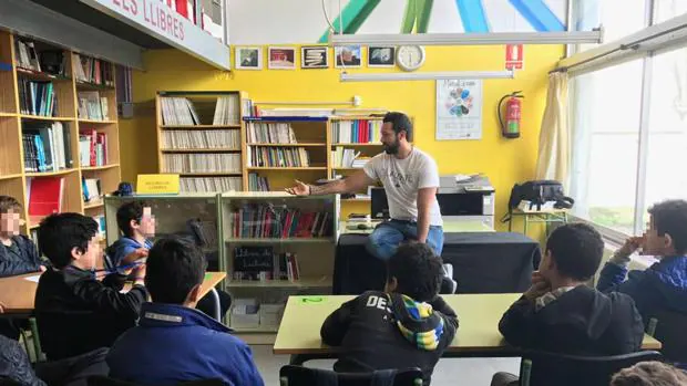 El rapero Valtonyc da una charla en un instituto