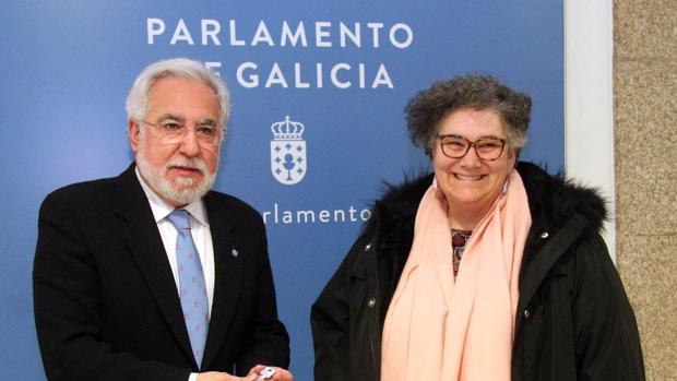 El presidente del Parlamento gallego con la Valedora do Pobo, Milagros Otero