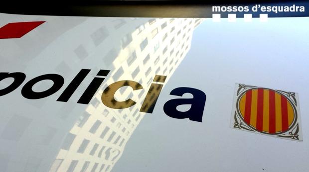 Los Mossos acudieron al domicilio familiar tras el aviso de una tercera persona