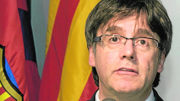 Puigdemont menciona tres posibles preguntas para el referéndum independentista