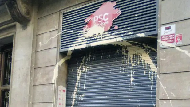 Imagen de la sede del PSC barcelonés mostrada en Twitter por el partido