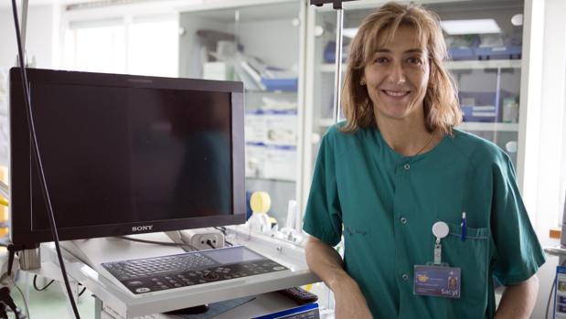 La doctora Rosa Cordovilla, responsable de la Unidad de Broncoscopias del Hospital salmantino
