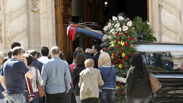 Imagen del funeral por el pequeño Adrián
