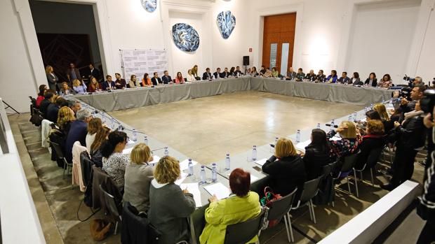 Imagen de la reunión celebrada este lunes en Valencia