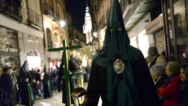 La procesión del Jueves Santo en 2016 por las calles de Toledo