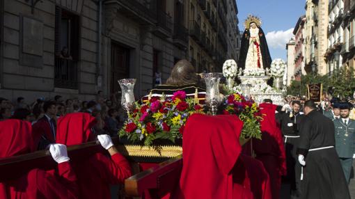 La plaza de la Villa se emociona con el divino Encuentro