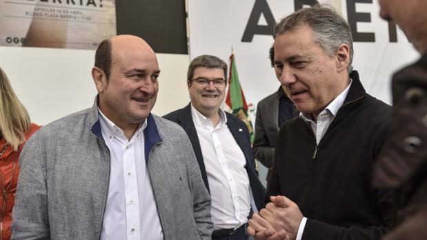 El presidente del PNV, Andoni Ortuzar, junto al lendakari, Iñigo Urkullu, en el Aberri Eguna de Bilbao