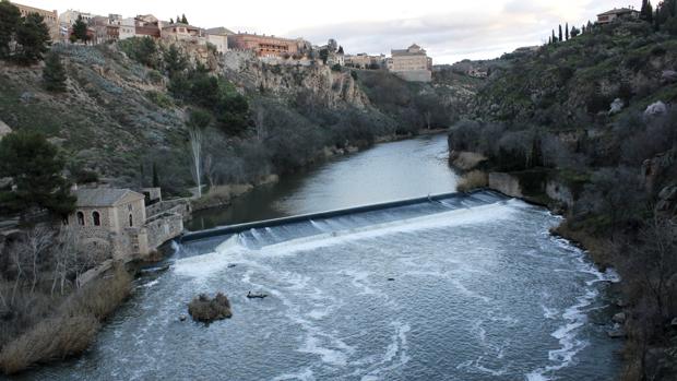 El río Tajo a su paso por la ciudad de Toledo