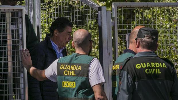 La Fiscalía pide prisión incondicional para Ignacio González tras declarar ante el juez