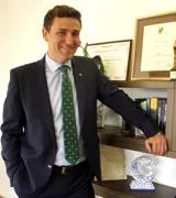 Víctor Manuel Martín en su despacho de Caja Rural Castilla-La Mancha