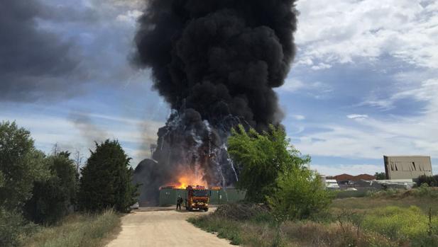 Controlado el incendio de Arganda, que deja 35 heridos