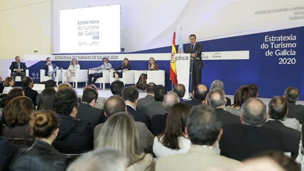 Feijóo presenta al sector en el Gaiás la «Estrategia de Turismo de Galicia 2020»