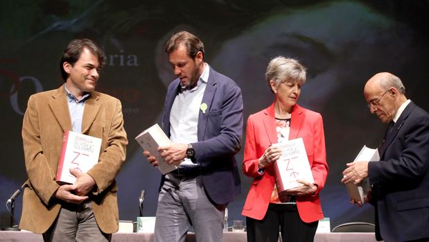 El alcalde de Valladolid presenta la reedición del libro «Zorrilla. Su vida y sus obras»
