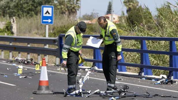 Imagen del accidente de la semana pasada en que otra conductora ebria se llevó por delante a otros seis ciclistas en la localidad valenciana de Oliva